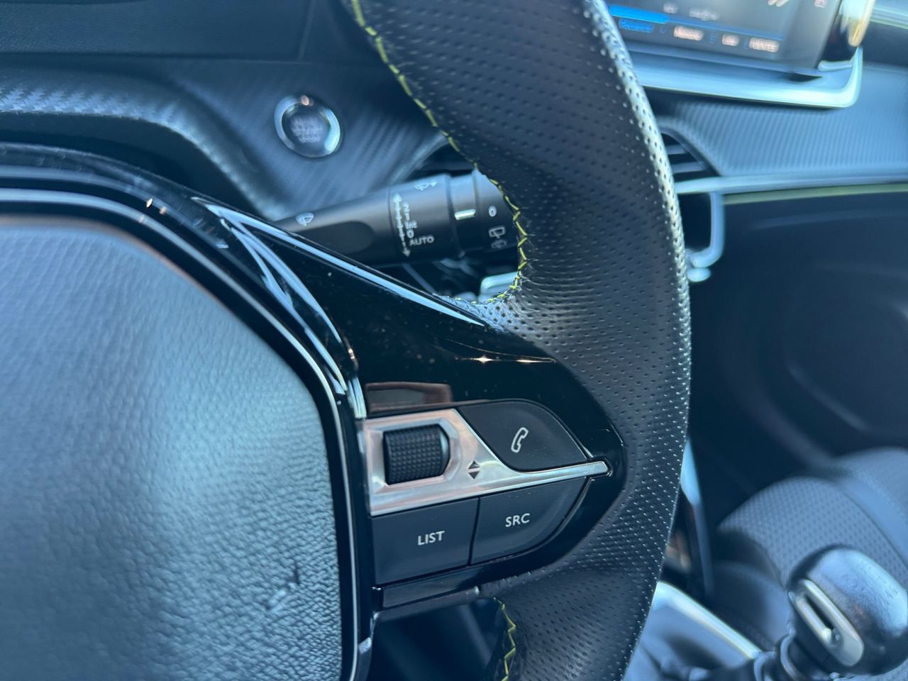 Peugeot 2008 GT PURE TECH 130 CV 6VEL MAN - Foto 2