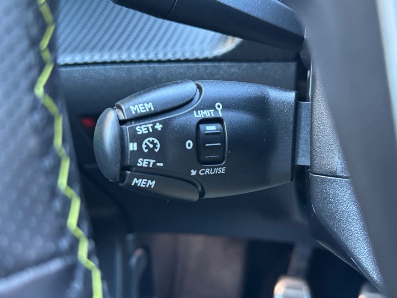 Peugeot 2008 GT PURE TECH 130 CV 6VEL MAN - Foto 2