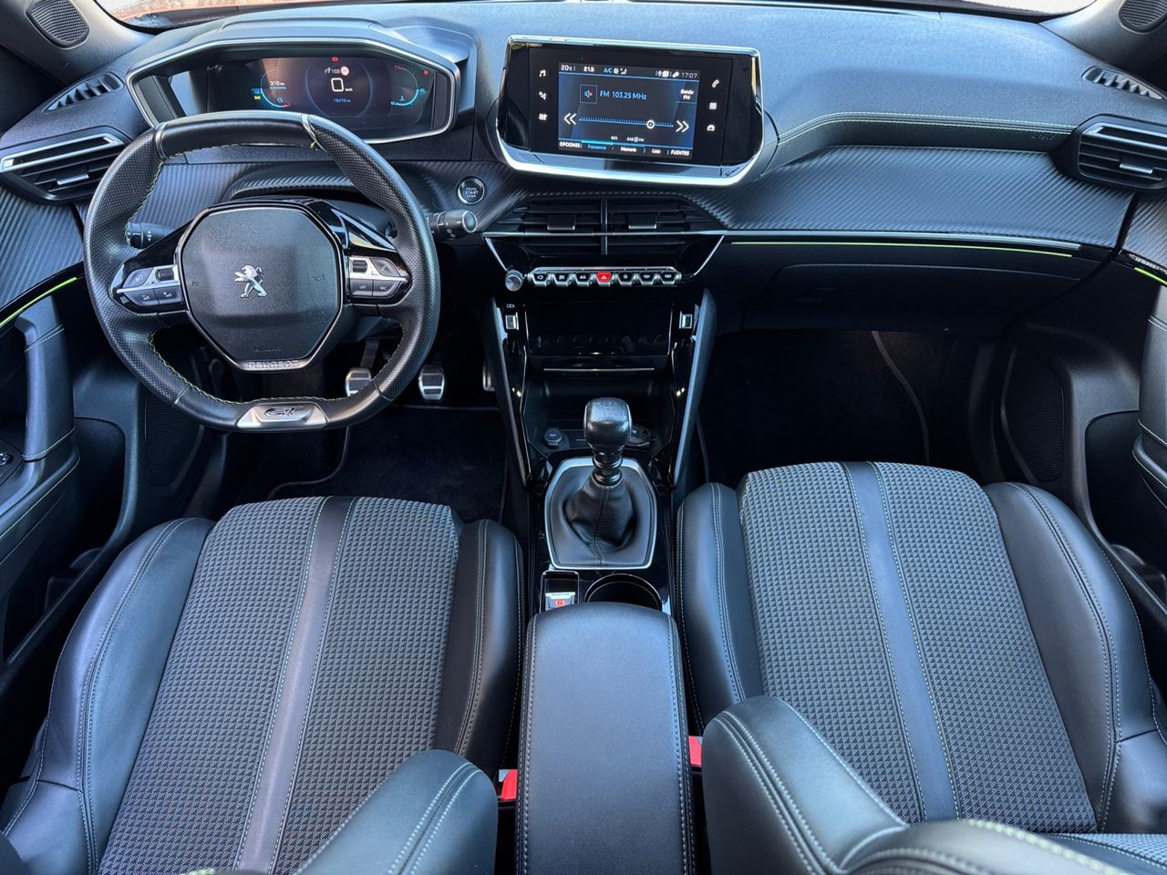 Peugeot 2008 GT PURE TECH 130 CV 6VEL MAN - Foto 2