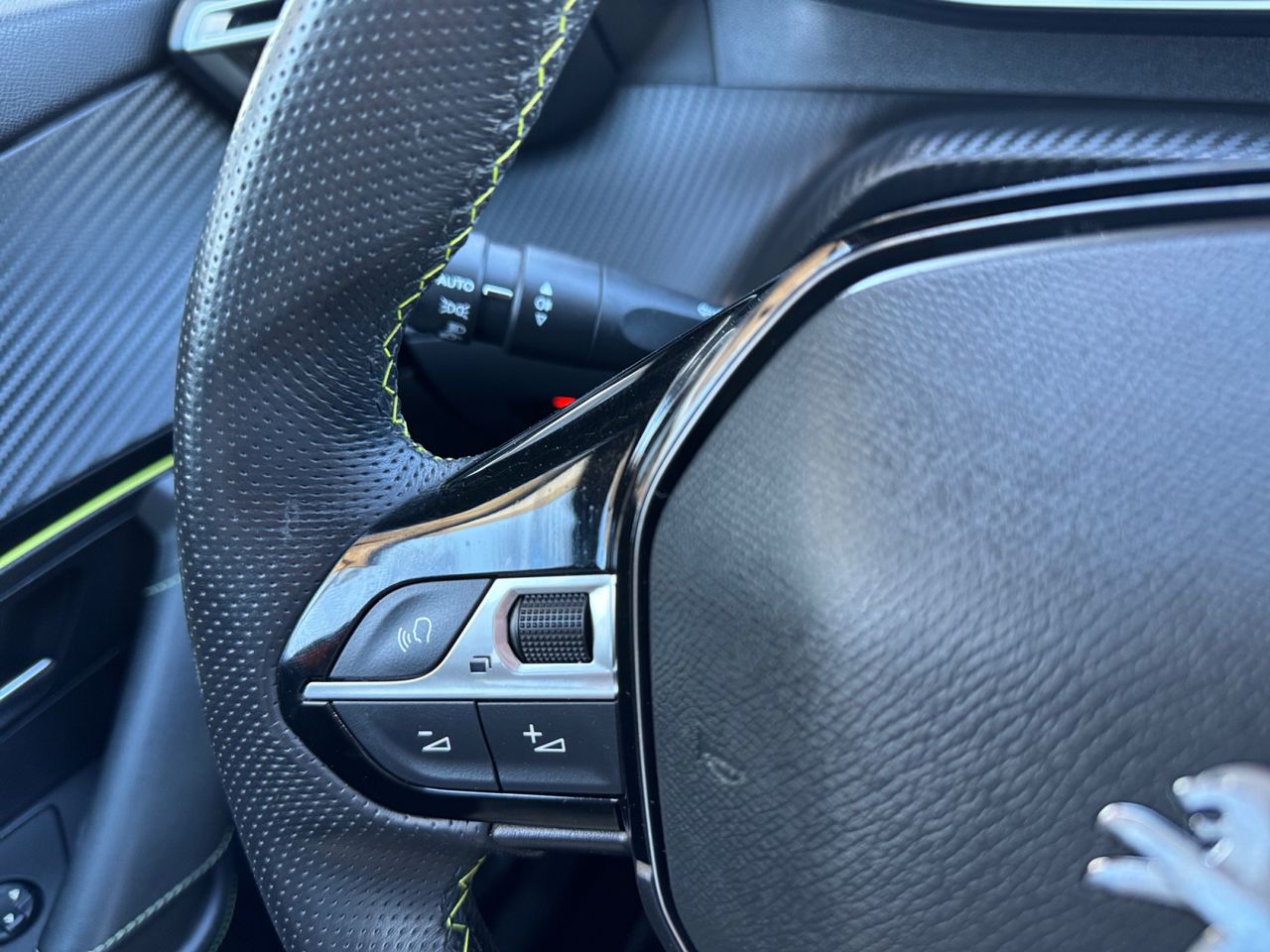 Peugeot 2008 GT PURE TECH 130 CV 6VEL MAN - Foto 2