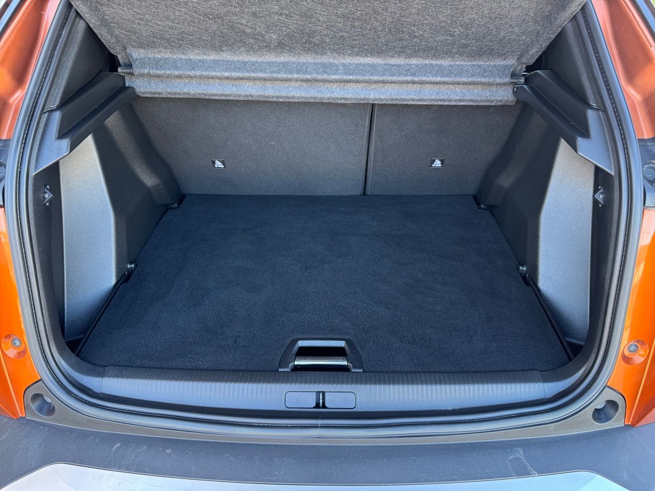 Peugeot 2008 GT PURE TECH 130 CV 6VEL MAN - Foto 2