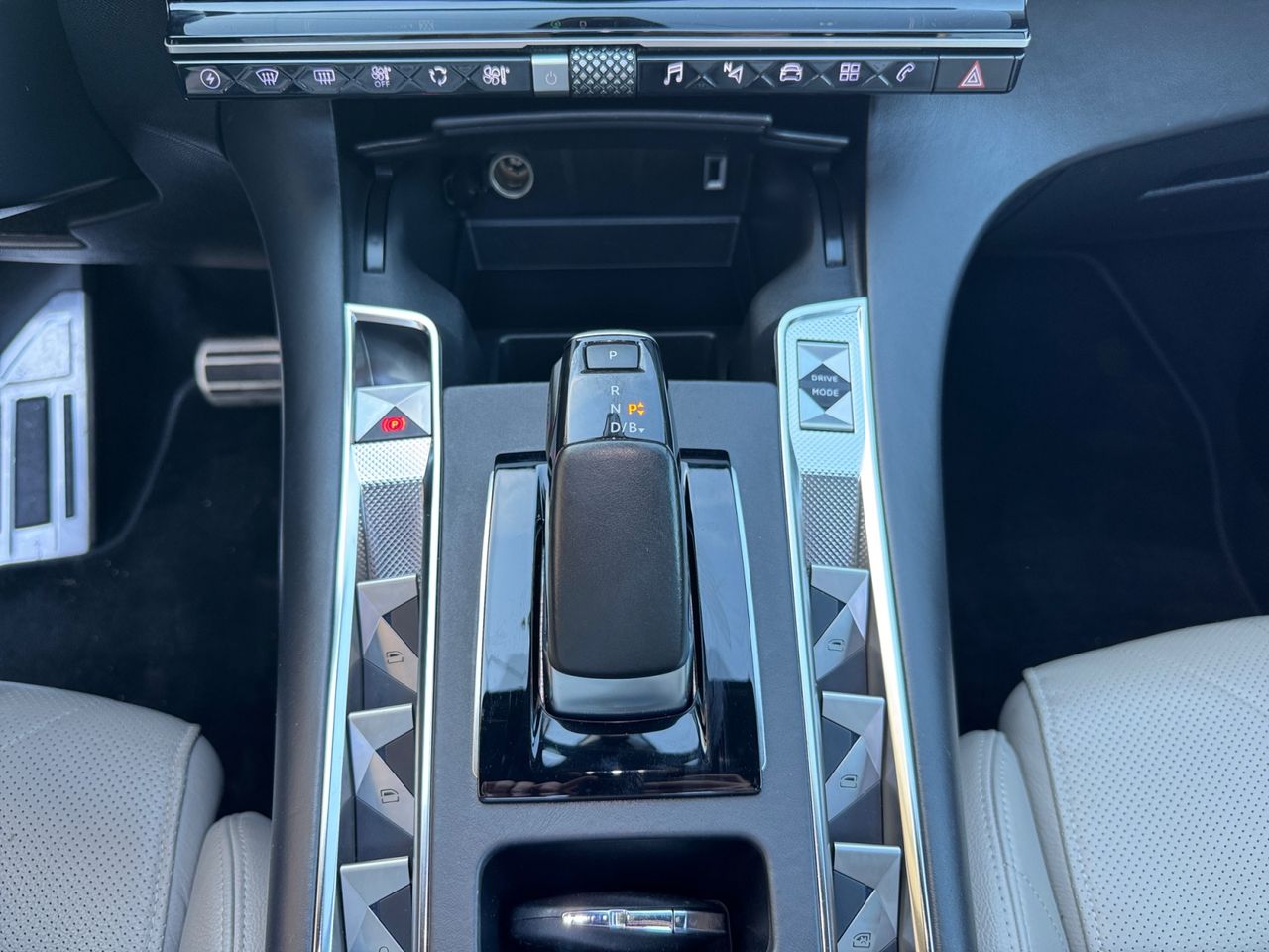 DS DS 7 Crossback E TENSE 225 LIGNE NOIRE - Foto 2