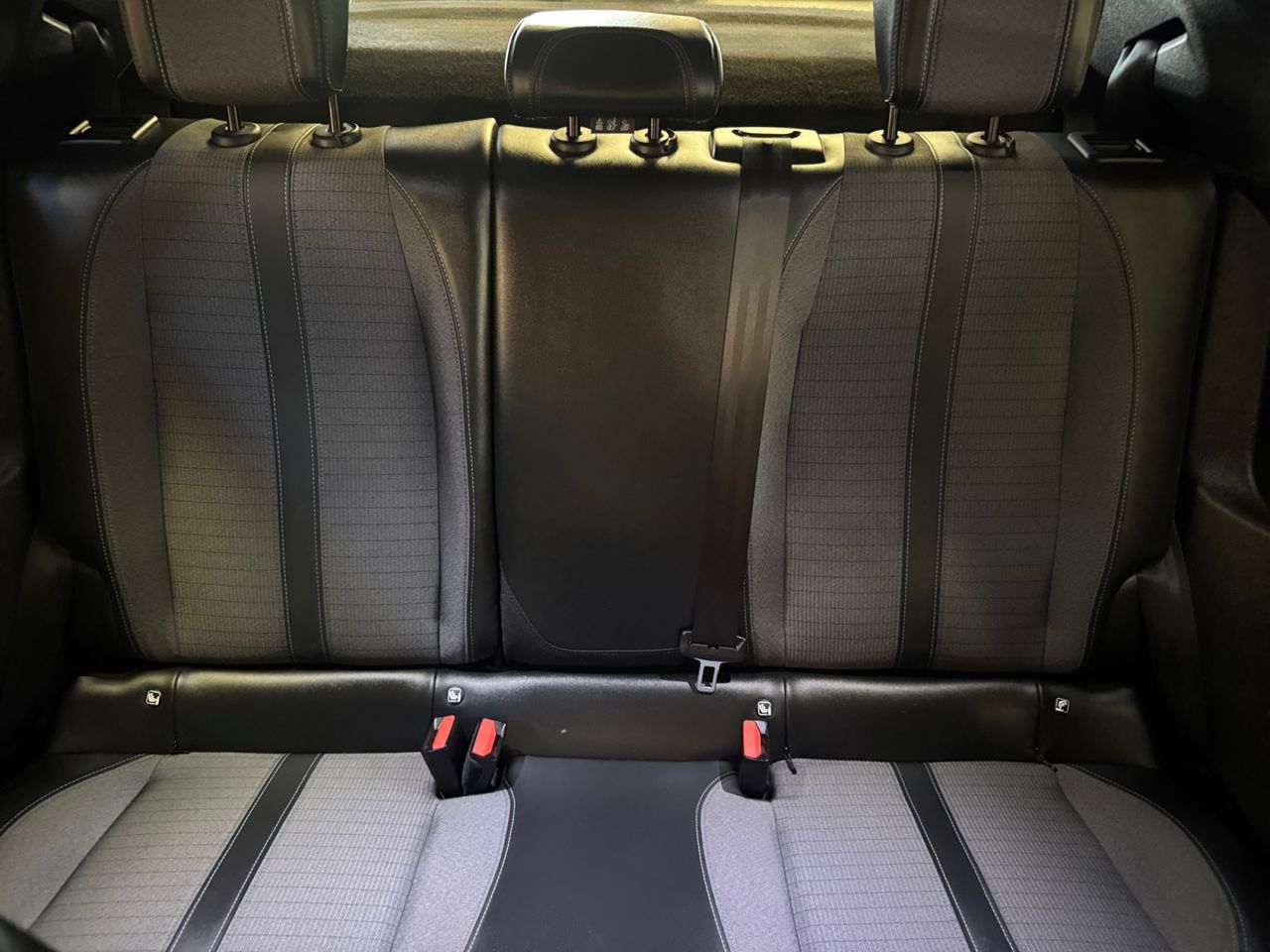 Peugeot 2008 ALLURE BLUE HDI 130 CV EAT8 - Foto 2