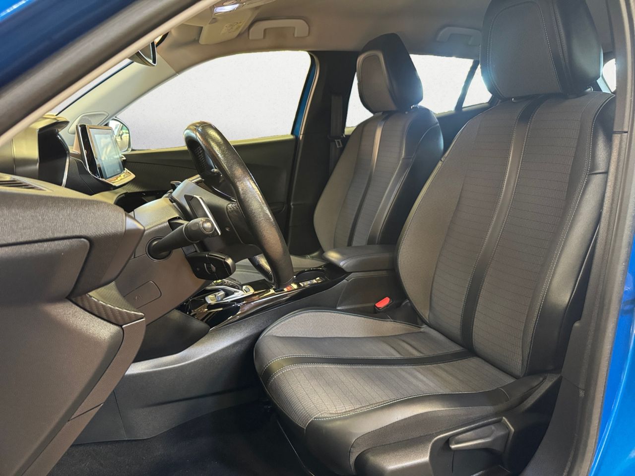 Peugeot 2008 ALLURE BLUE HDI 130 CV EAT8 - Foto 2