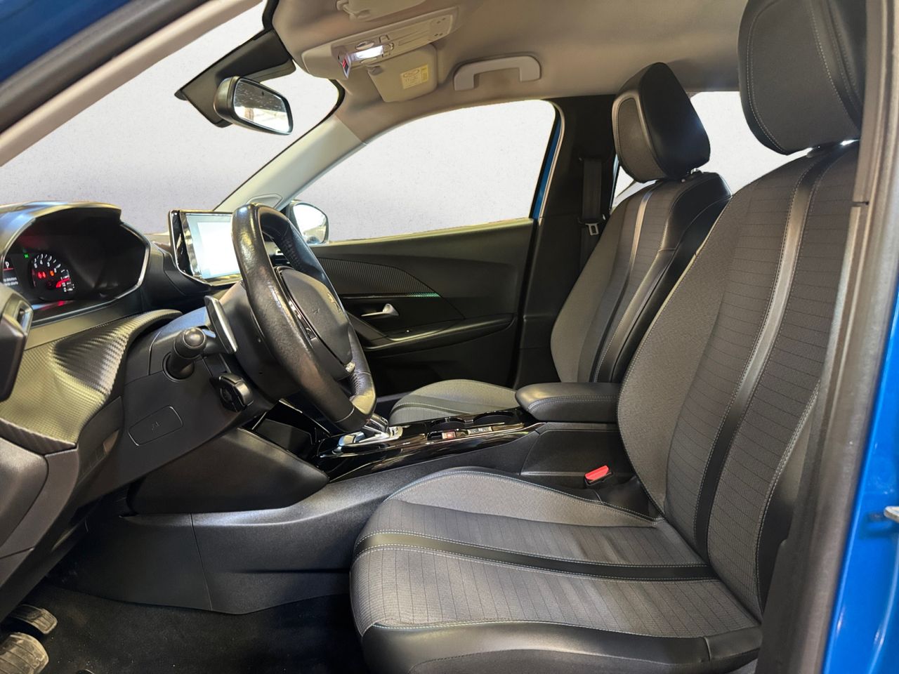 Peugeot 2008 ALLURE BLUE HDI 130 CV EAT8 - Foto 2