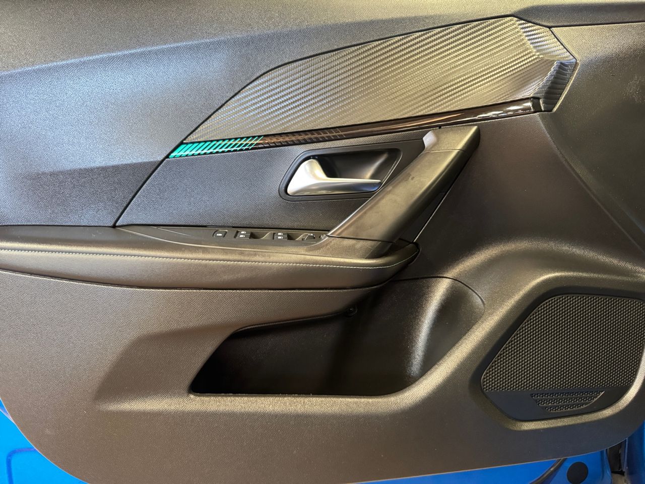 Peugeot 2008 ALLURE BLUE HDI 130 CV EAT8 - Foto 2