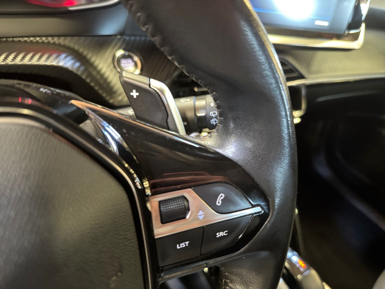 Peugeot 2008 ALLURE BLUE HDI 130 CV EAT8 - Foto 2