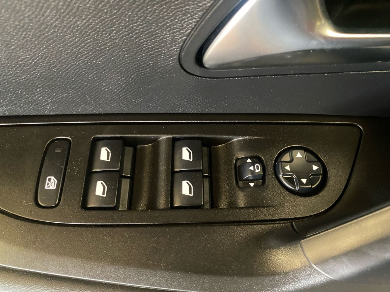 Peugeot 2008 ALLURE PACK PURE TECH 100 CV - Foto 2