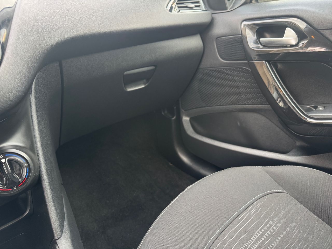 Peugeot 208 ACCESS BLUE HDI 75 CV - Foto 2