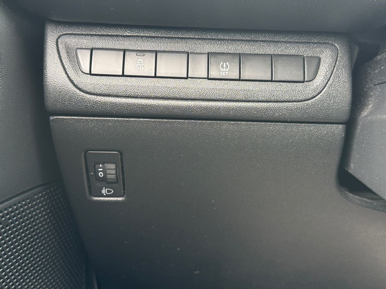 Peugeot 208 ACCESS BLUE HDI 75 CV - Foto 2