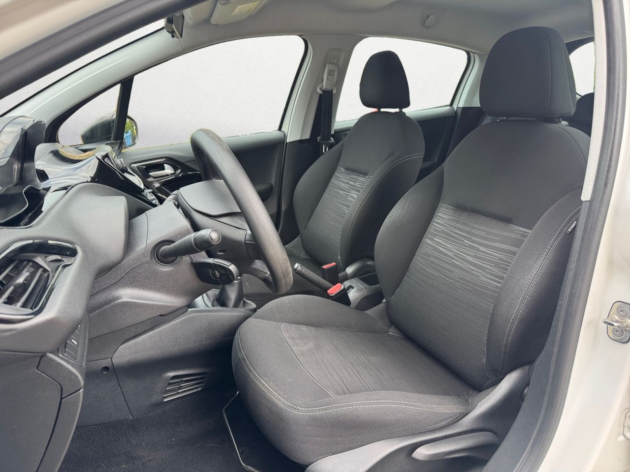 Peugeot 208 ACCESS BLUE HDI 75 CV - Foto 2