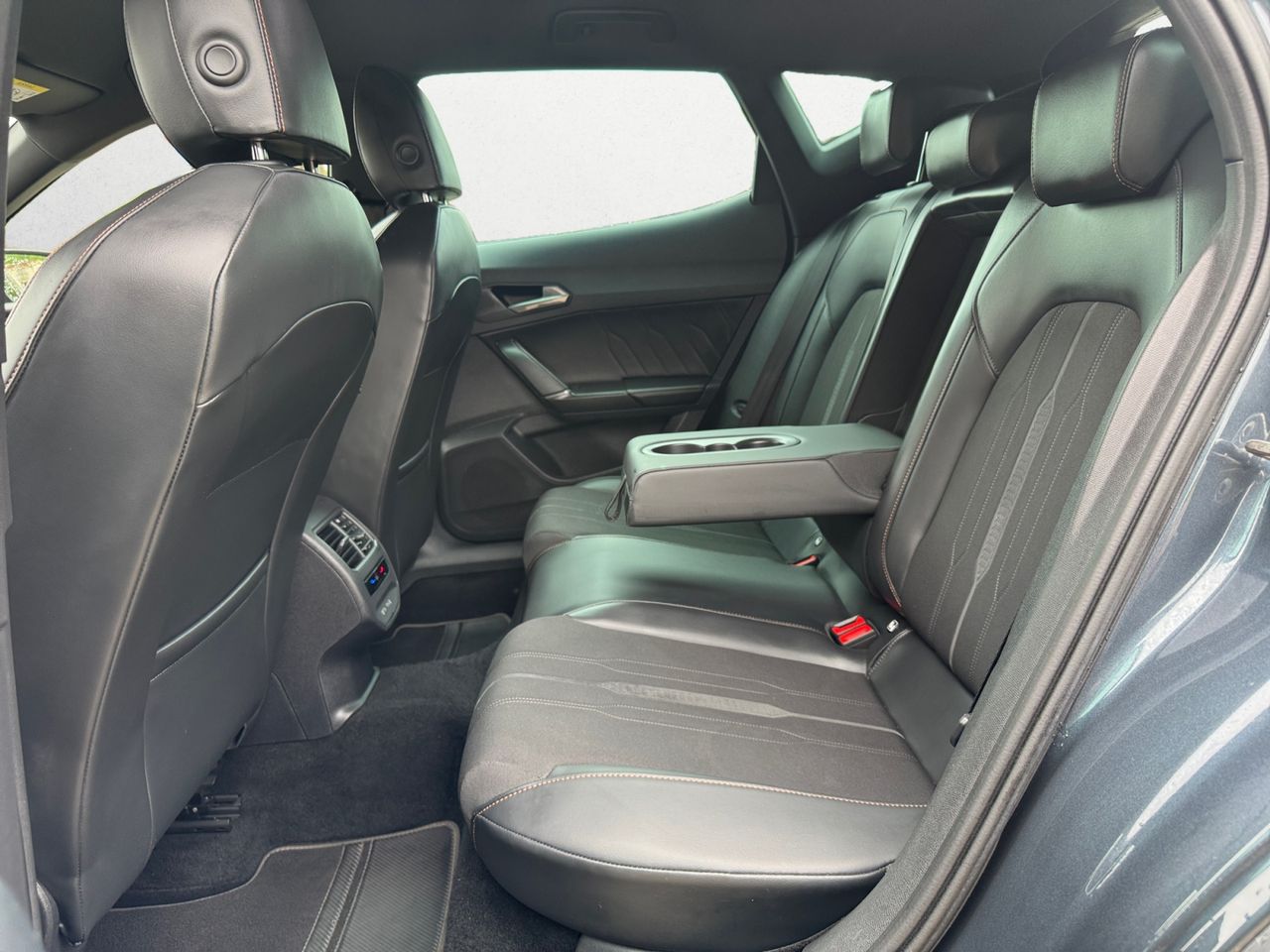 Cupra Formentor 1.4 e HYBRID 150 KW 204 CV DSG - Foto 2