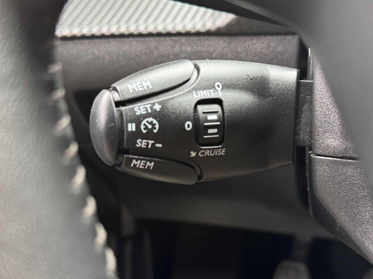 Peugeot 208 ALLURE PURE TECH 100 CV - Foto 2