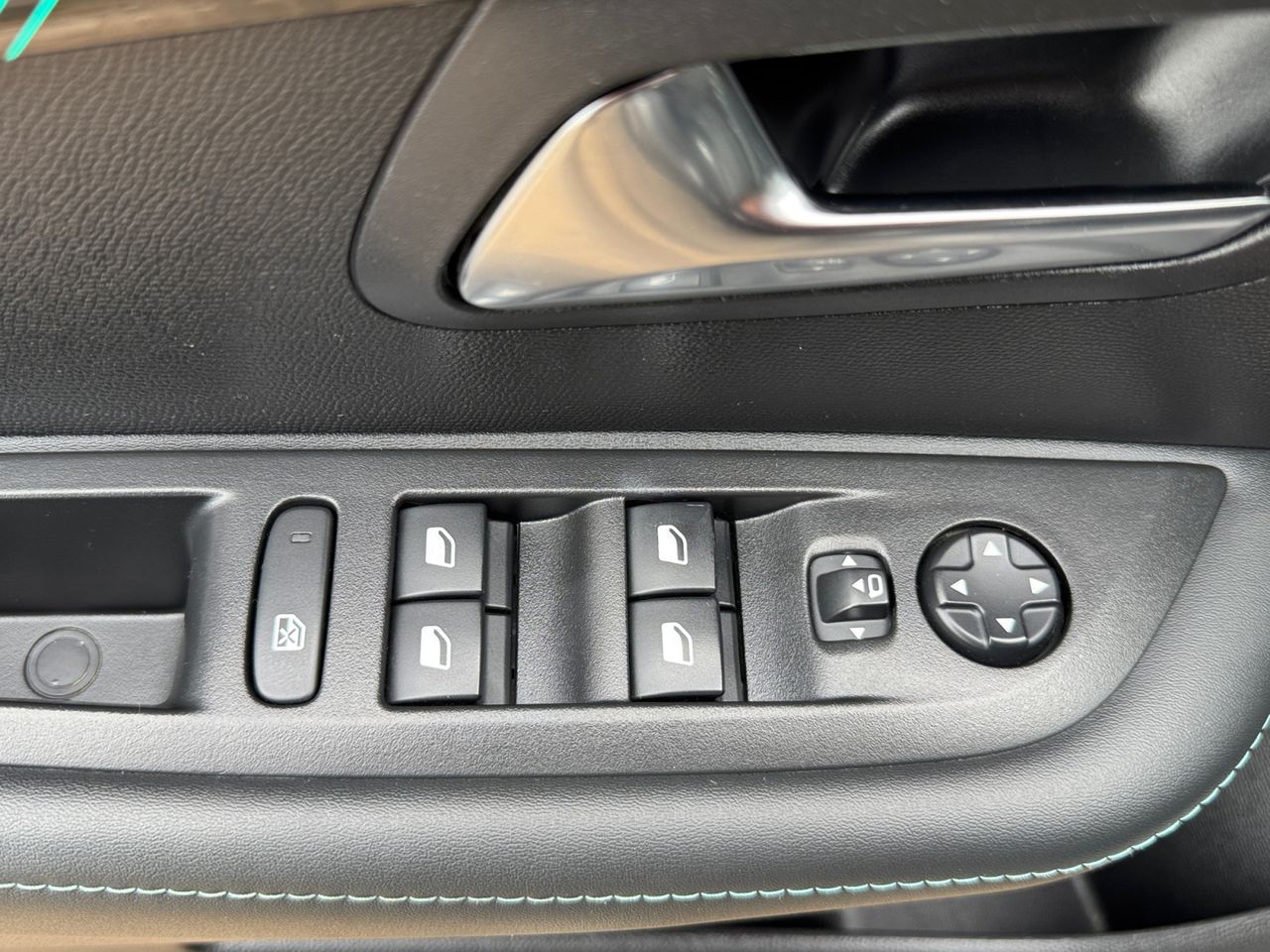 Peugeot 208 ALLURE PURE TECH 100 CV - Foto 2