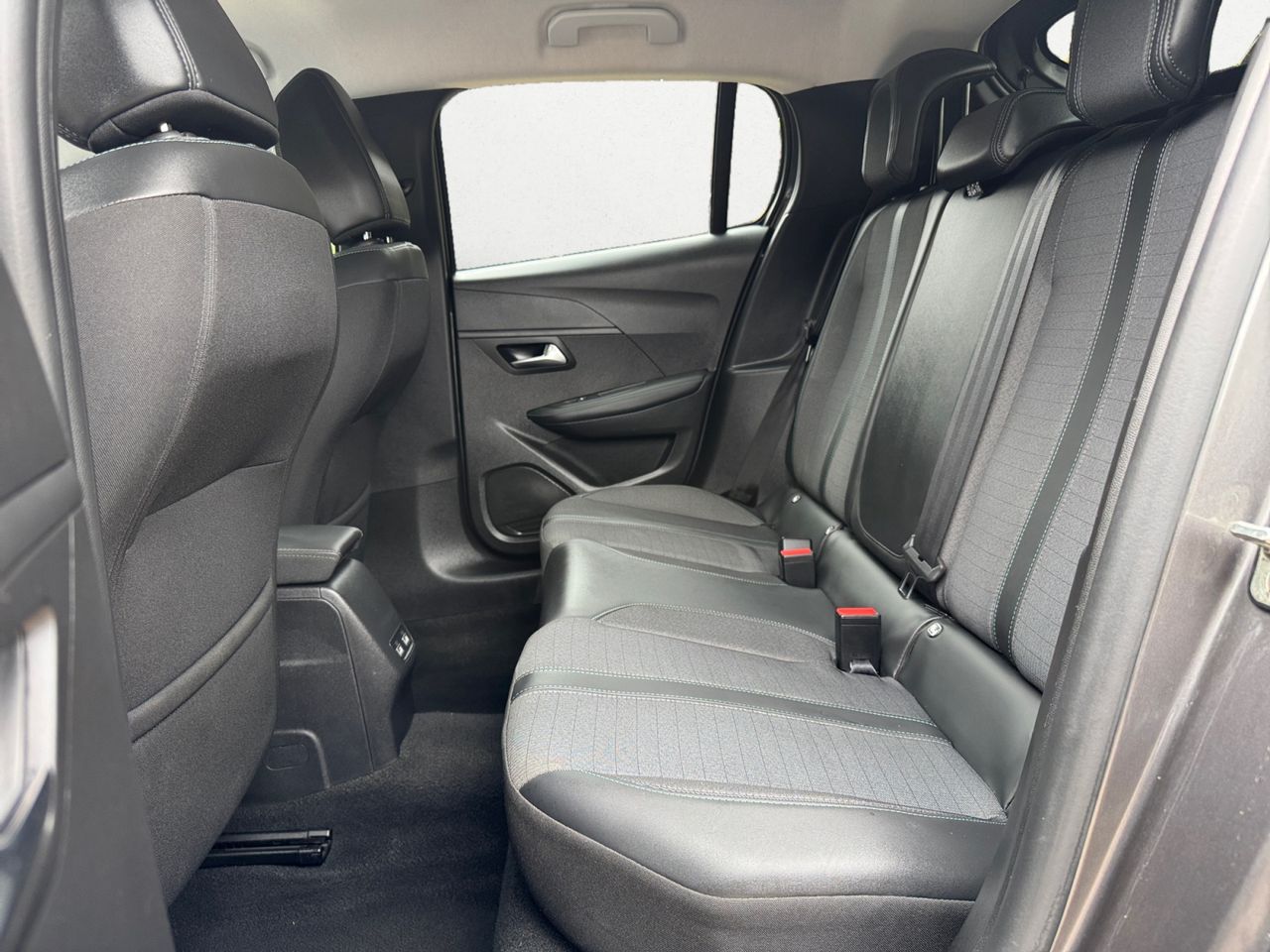 Peugeot 208 ALLURE PURE TECH 100 CV - Foto 2