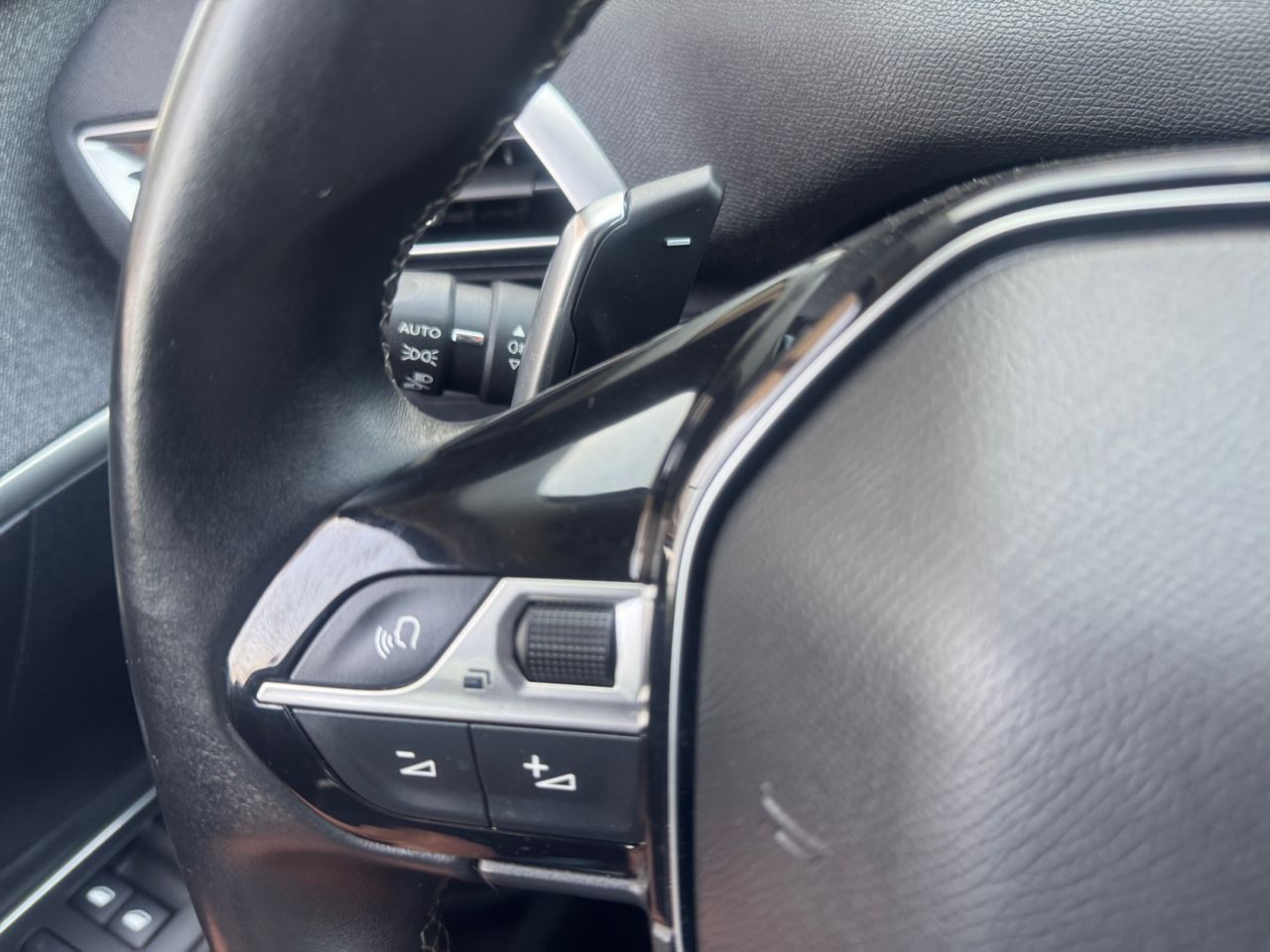 Peugeot 3008 Hybrid ALLURE PACK HYBRID 225 e EAT8 - Foto 2