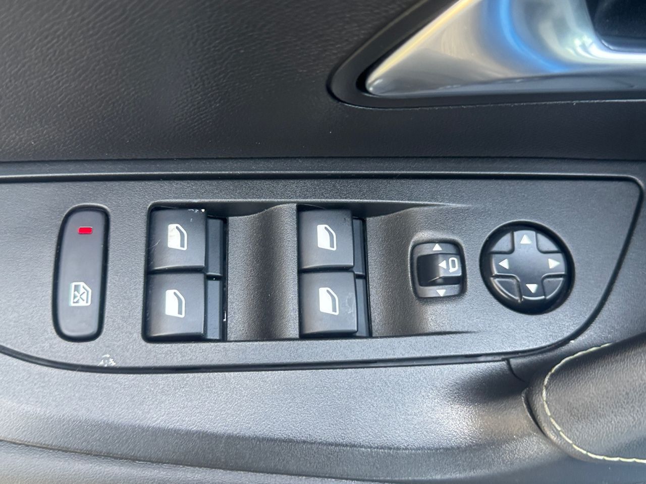 Peugeot e-2008 GT ELECTRICO 136 CV - Foto 2