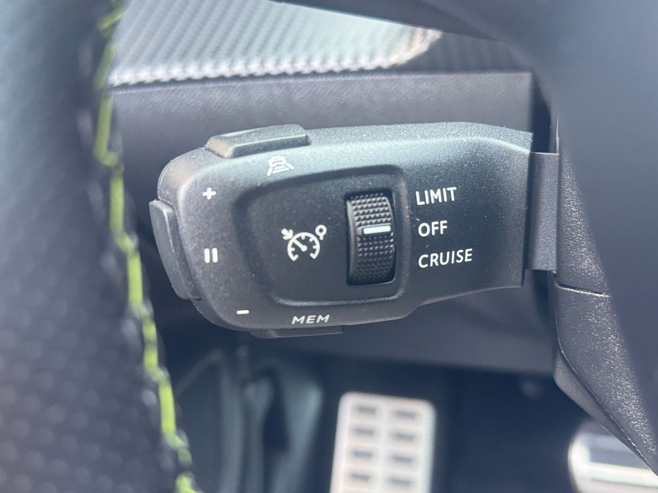 Peugeot e-2008 GT ELECTRICO 136 CV - Foto 2