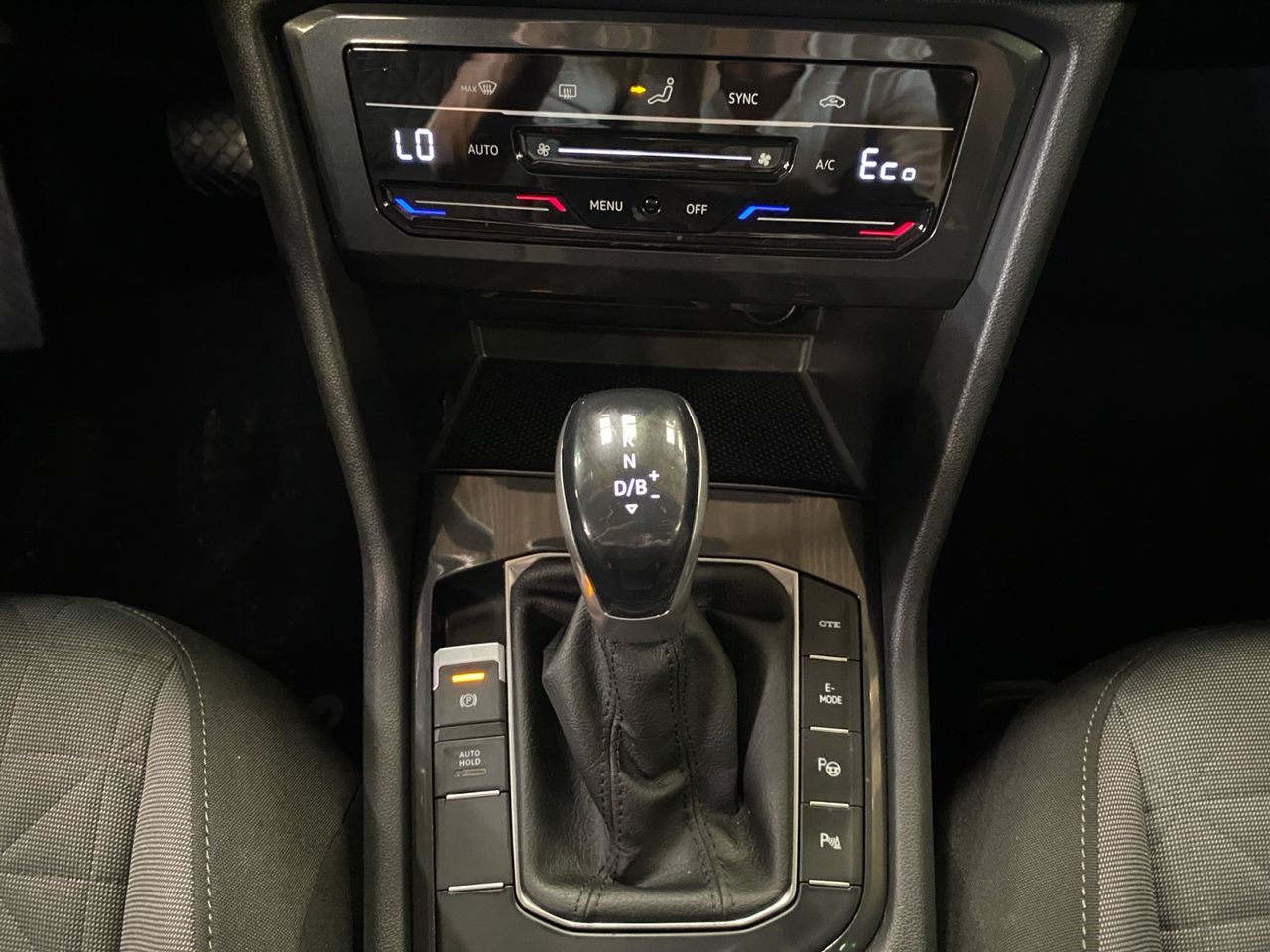 Volkswagen Tiguan LIFE 1.4 TSI HYBRID 180 KW 245 CV - Foto 2