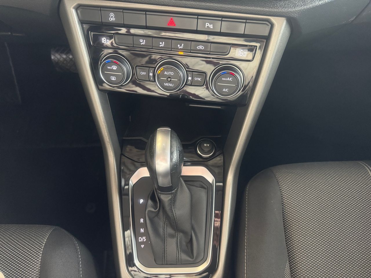 Volkswagen T-Roc ADVANCE 2.0 TDI 110 KW 150 CV DSG - Foto 2