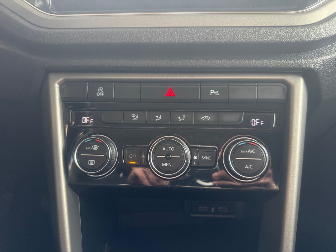 Volkswagen T-Roc ADVANCE 1.0 TSI 81 KW 110 CV - Foto 2