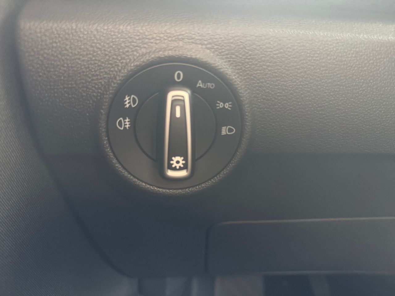 Volkswagen T-Roc ADVANCE 1.0 TSI 81 KW 110 CV - Foto 2