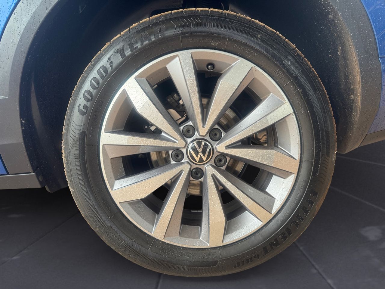 Volkswagen T-Roc ADVANCE 1.0 TSI 81 KW 110 CV - Foto 2