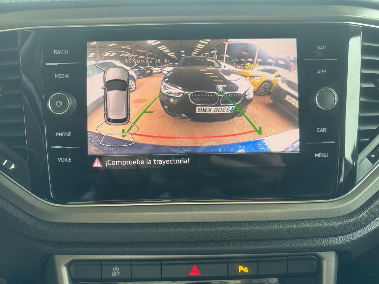 Volkswagen T-Roc ADVANCE 1.0 TSI 81 KW 110 CV - Foto 2