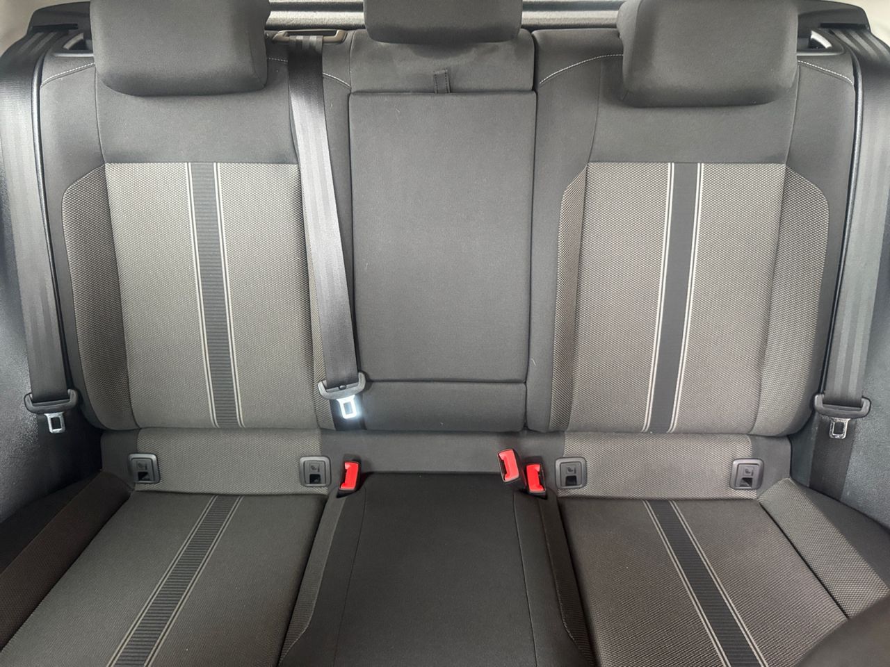 Volkswagen T-Roc ADVANCE 1.0 TSI 81 KW 110 CV - Foto 2