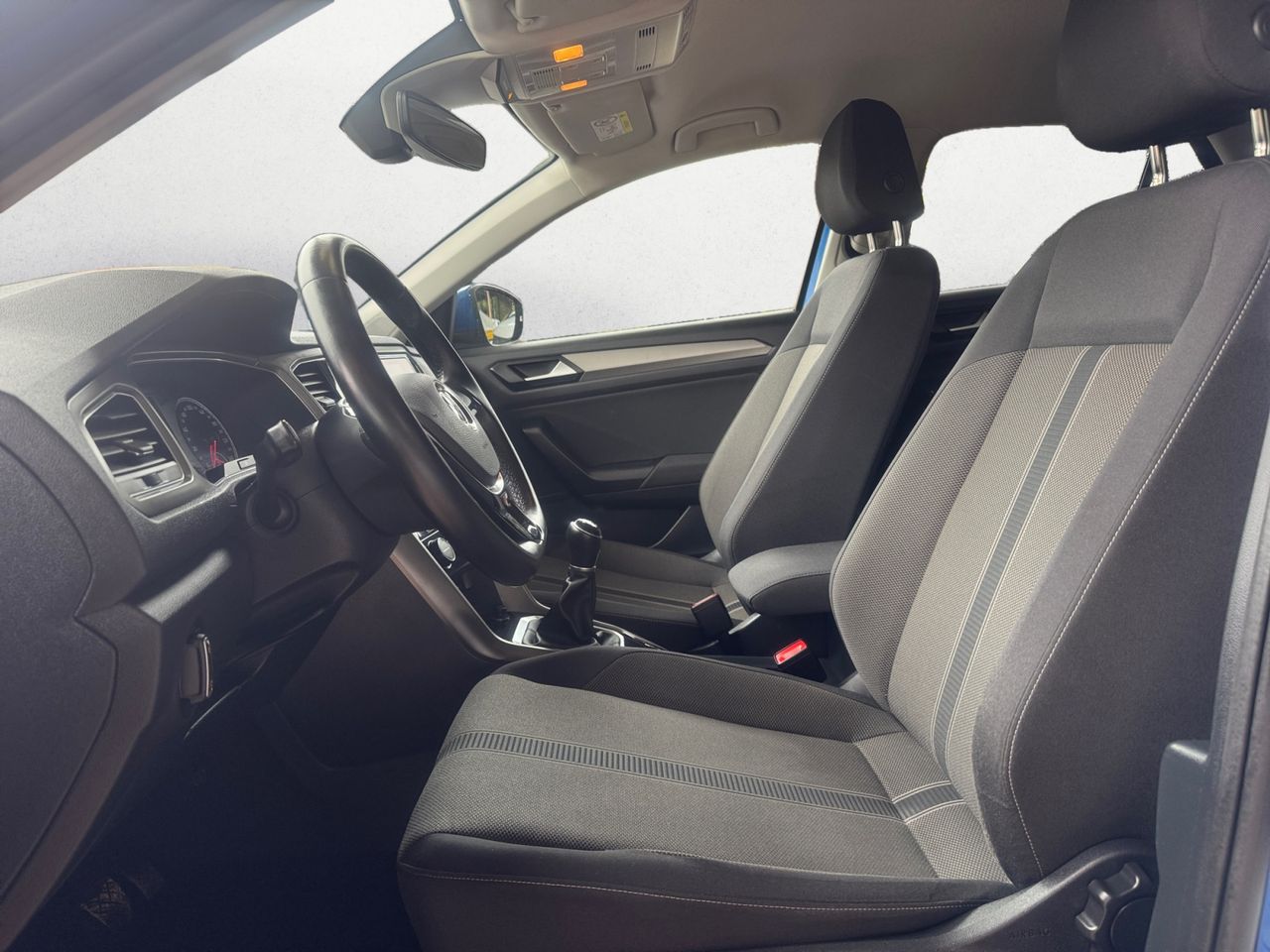 Volkswagen T-Roc ADVANCE 1.0 TSI 81 KW 110 CV - Foto 2