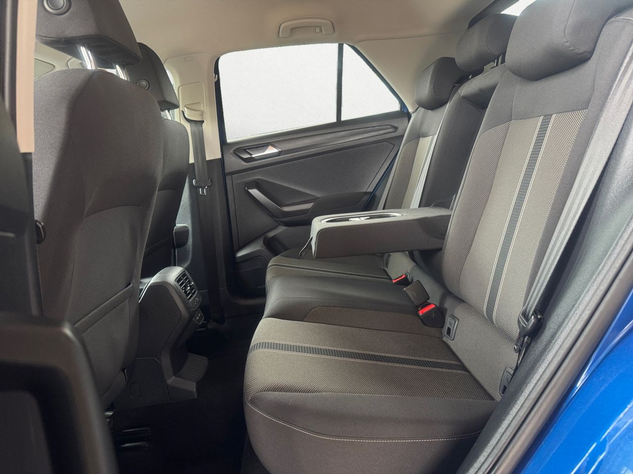 Volkswagen T-Roc ADVANCE 1.0 TSI 81 KW 110 CV - Foto 2