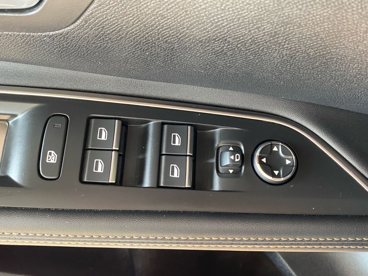 Peugeot 5008 GT BLUE HDI 130 EAT8 - Foto 2