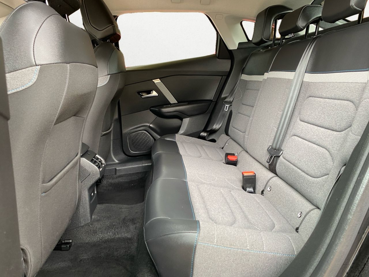 Citroën C4 BLUE HDI 110 CV FEEL PACK - Foto 2