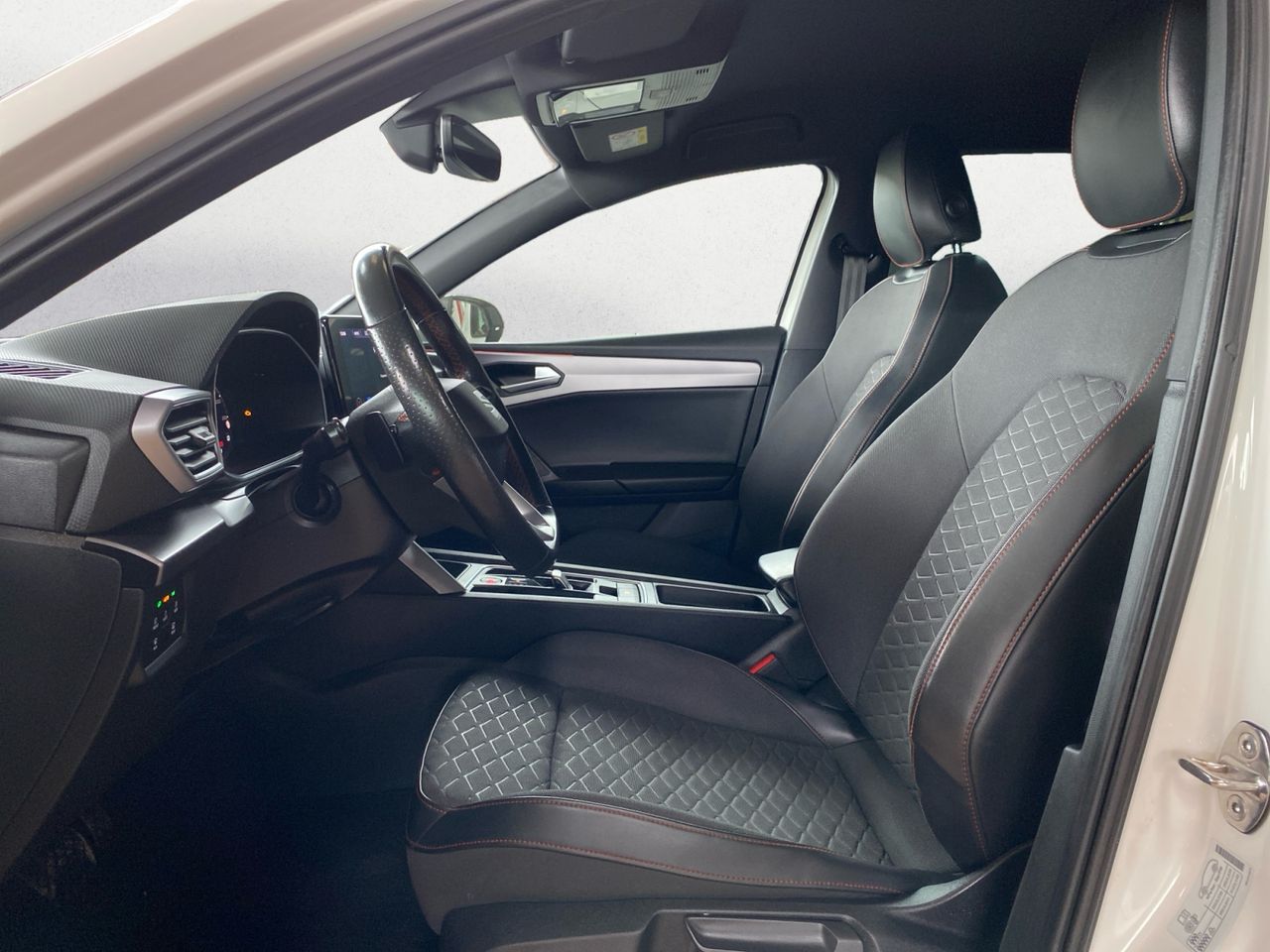 Seat Leon SP 1.5 e TSI DSG SS FR 150 CV - Foto 2