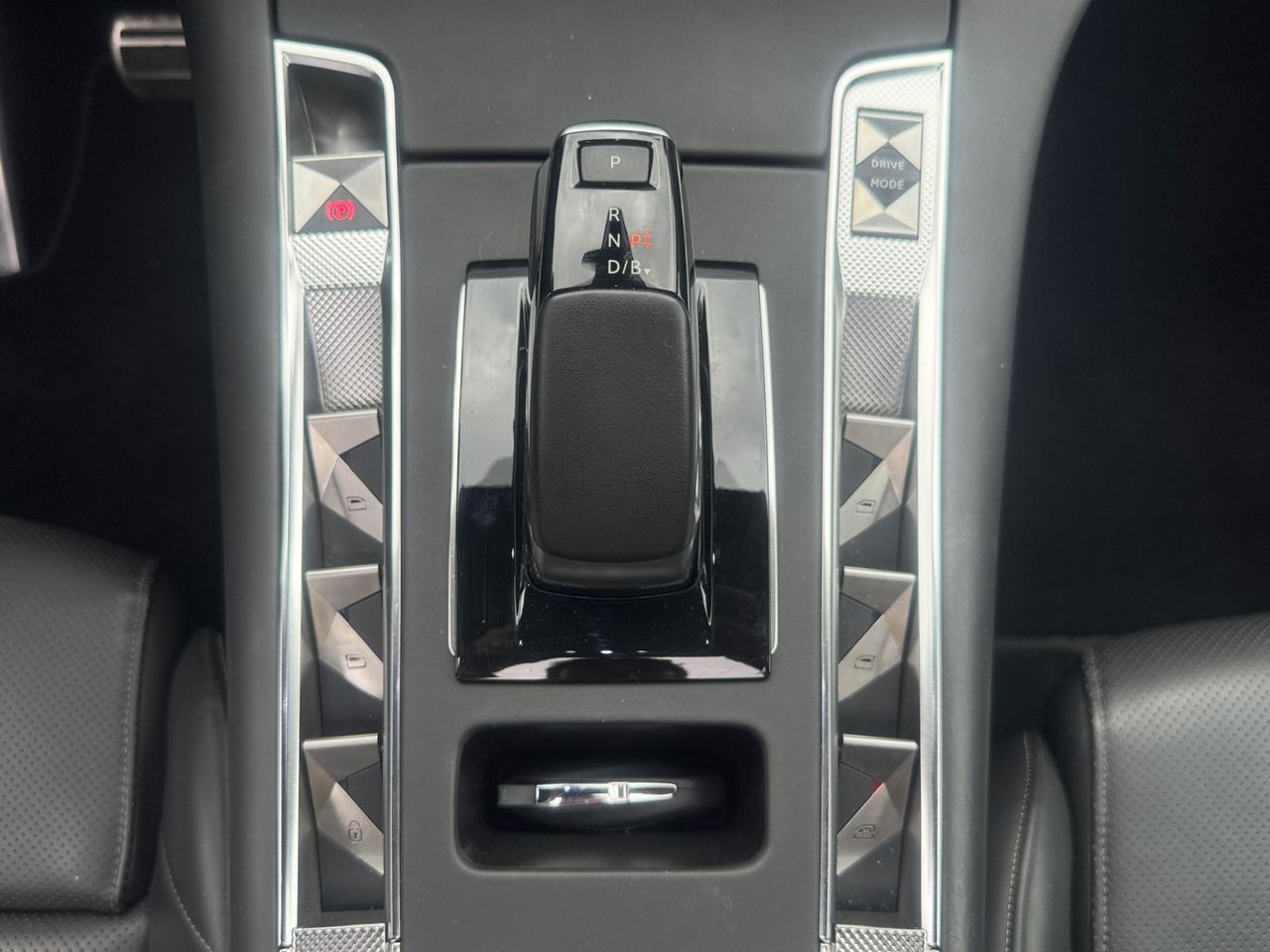 DS DS 7 E TENSE 4X4 300 LA PREMIERE - Foto 2