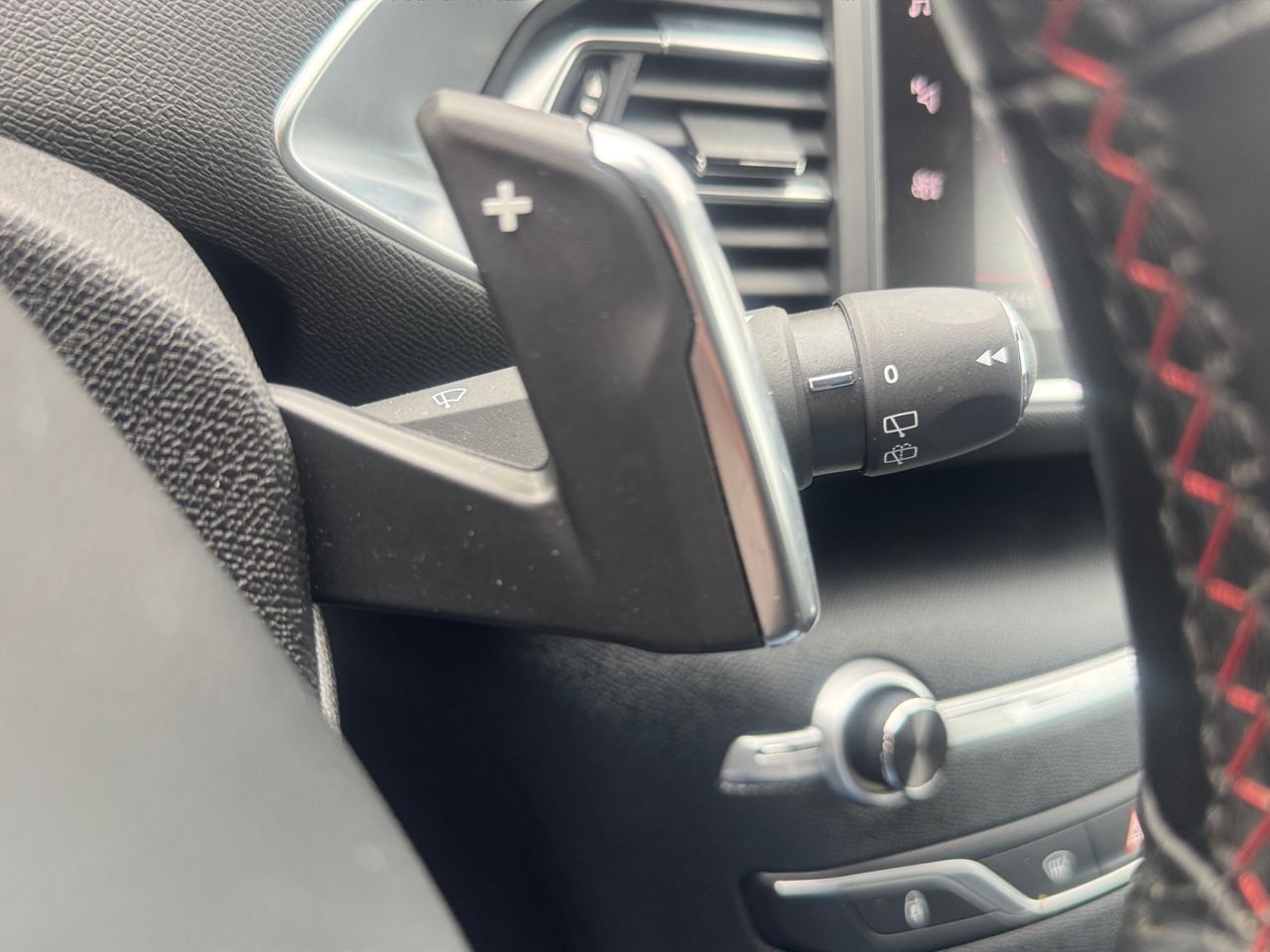 Peugeot 308 GT BLUE HDI 180 CV EAT8 - Foto 2