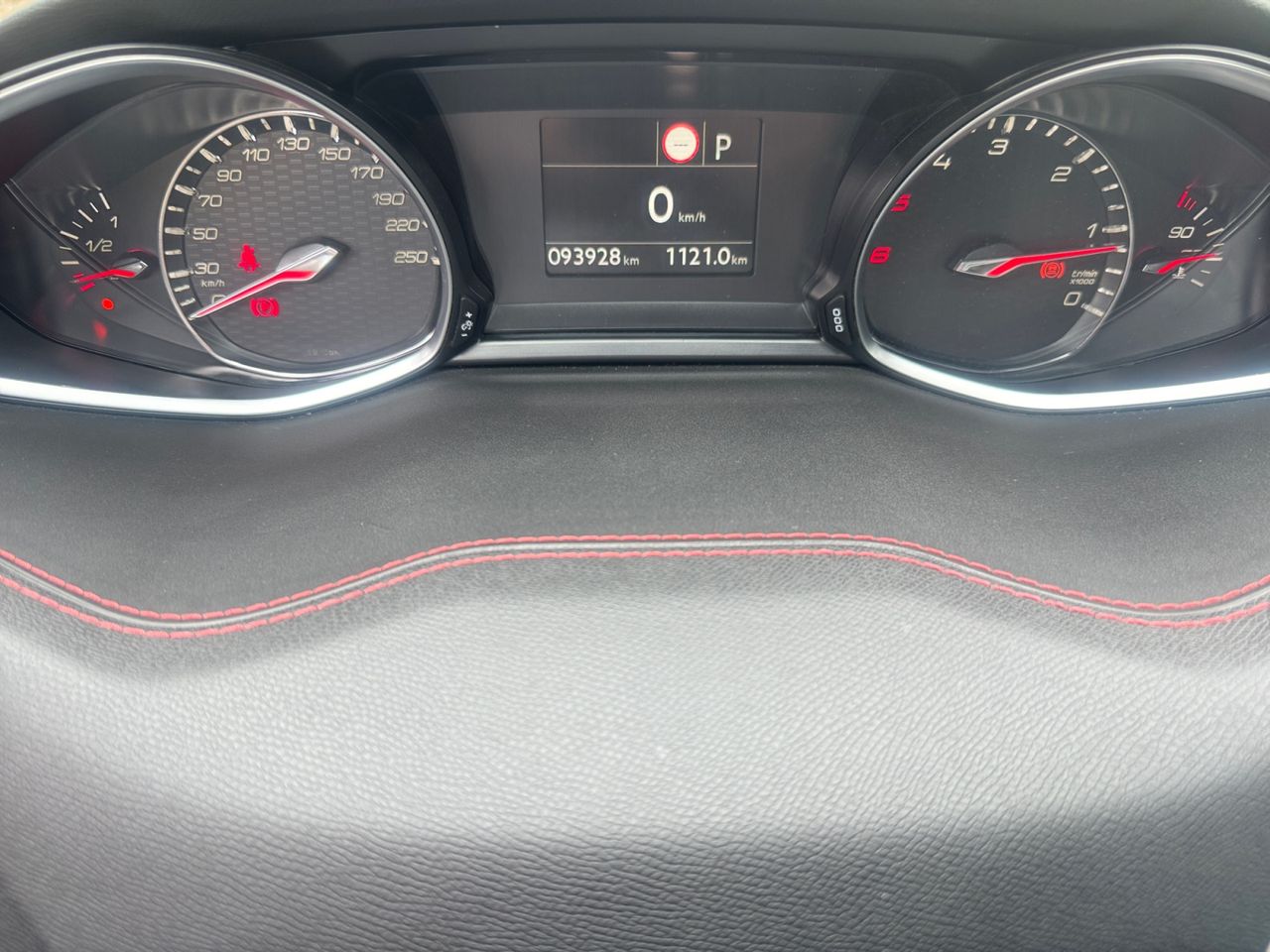 Peugeot 308 GT BLUE HDI 180 CV EAT8 - Foto 2