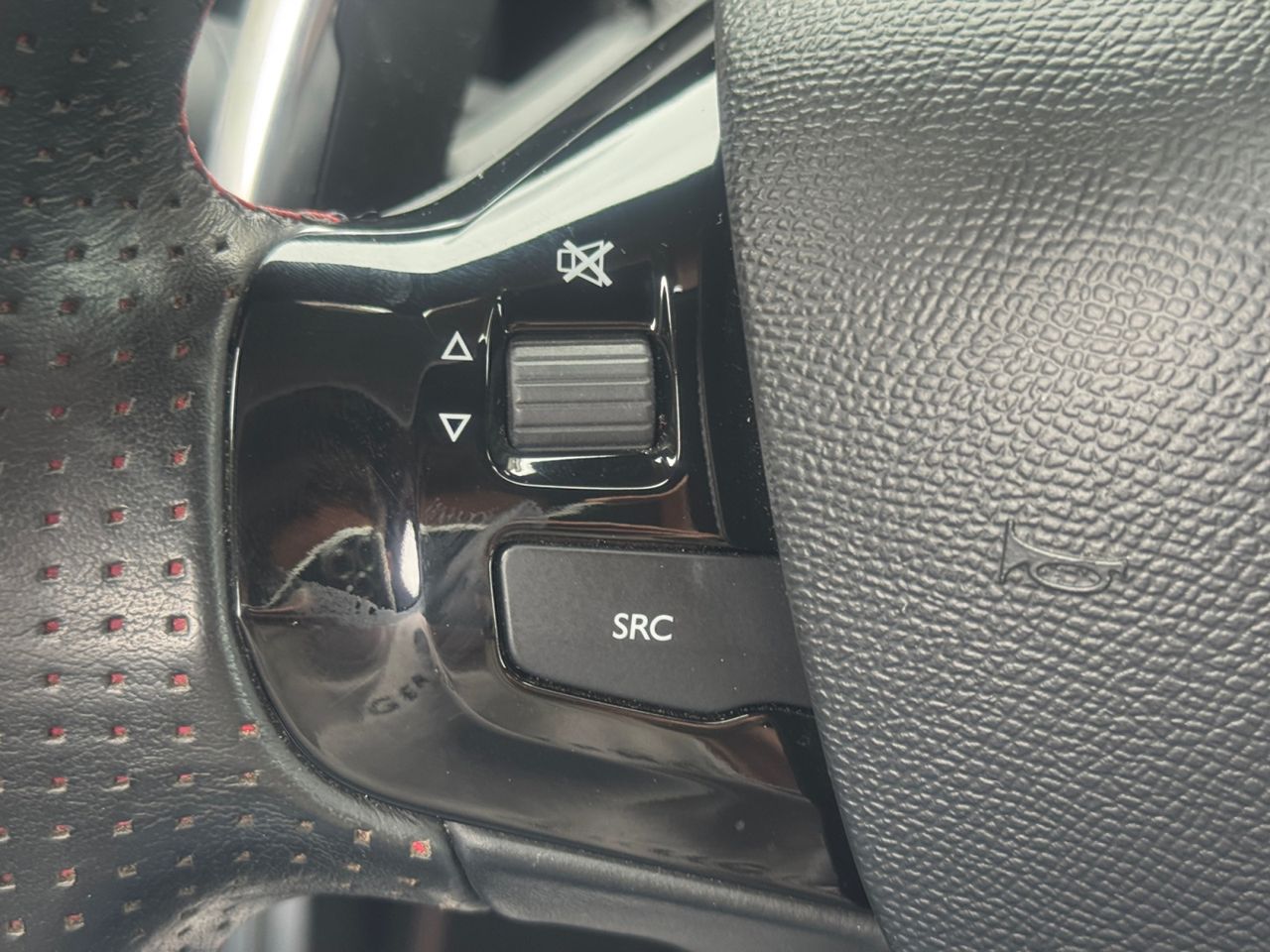 Peugeot 308 GT BLUE HDI 180 CV EAT8 - Foto 2