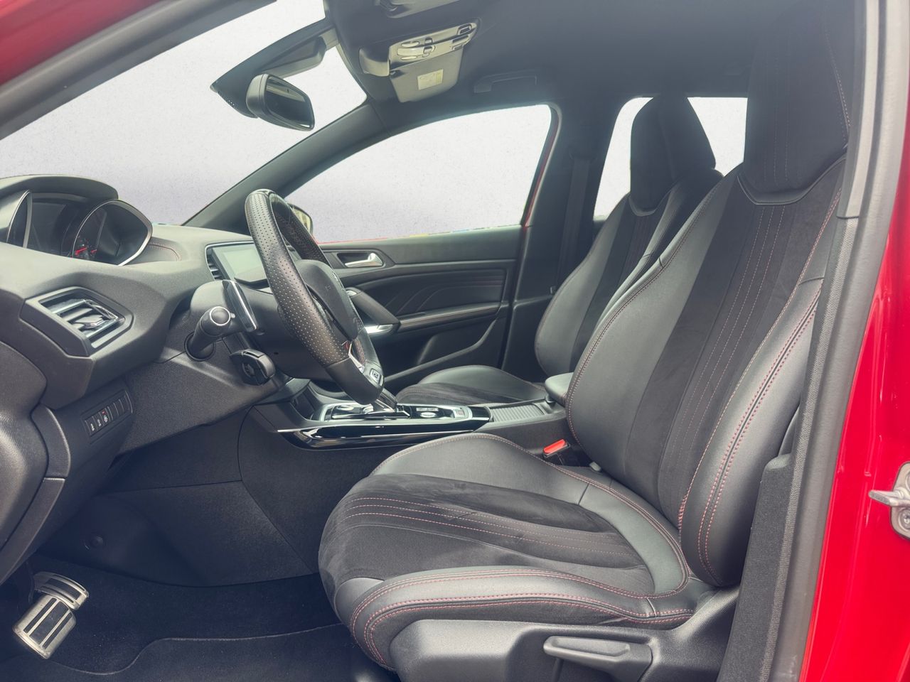 Peugeot 308 GT BLUE HDI 180 CV EAT8 - Foto 2