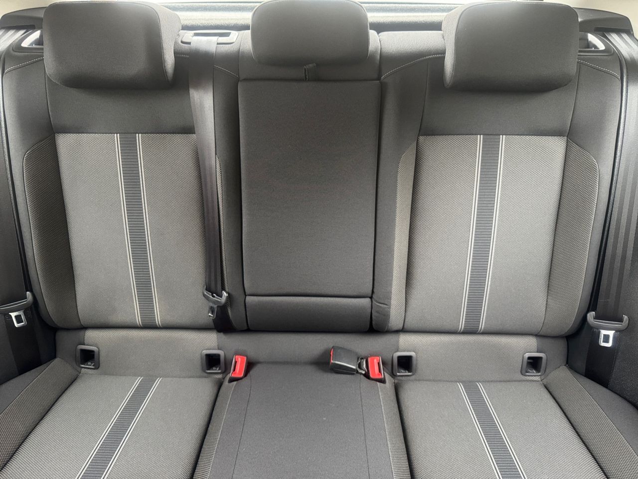 Volkswagen T-Roc 2.0 TDI ADVANCE 115 CV - Foto 2