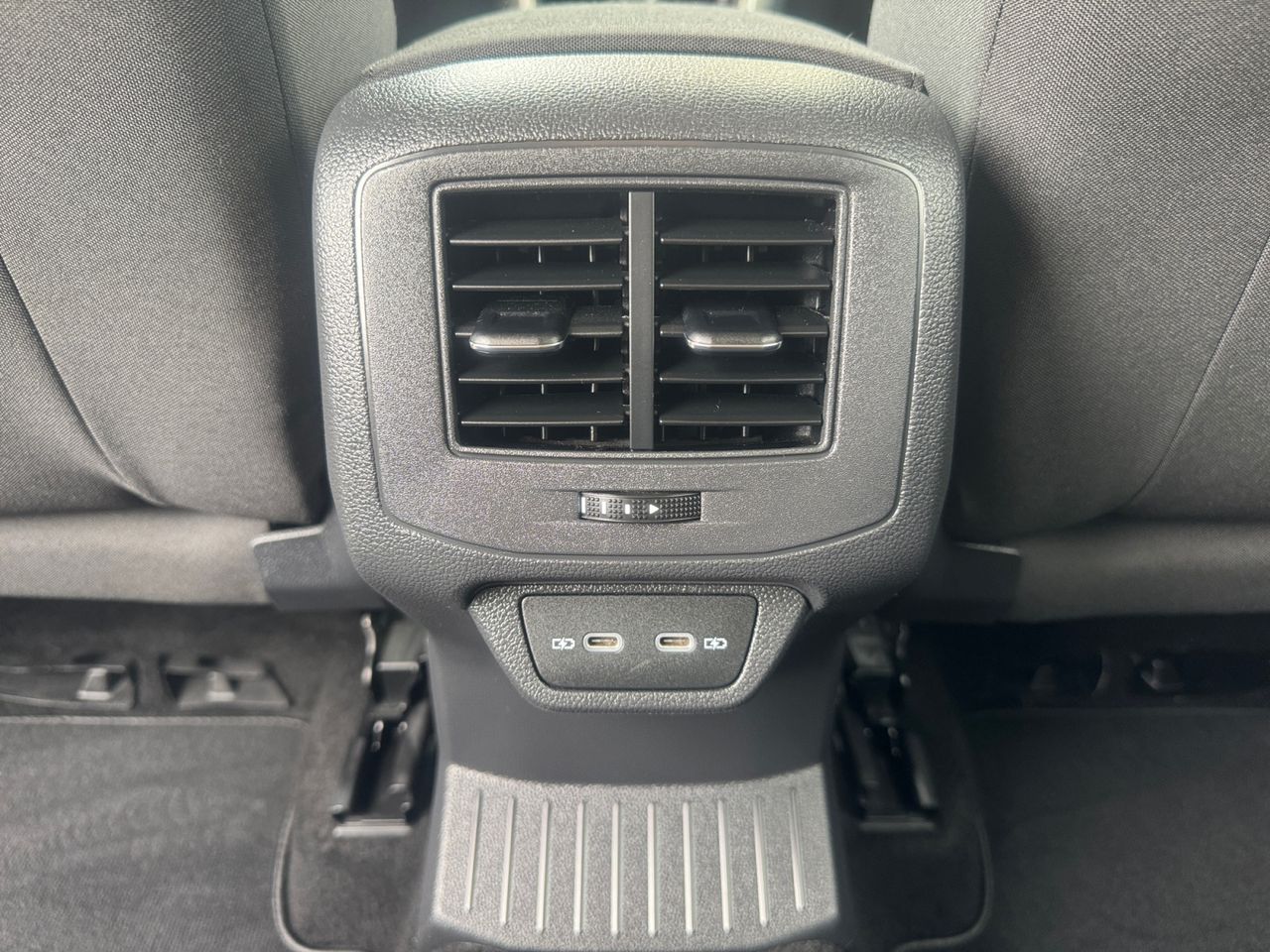 Volkswagen T-Roc 2.0 TDI ADVANCE 115 CV - Foto 2