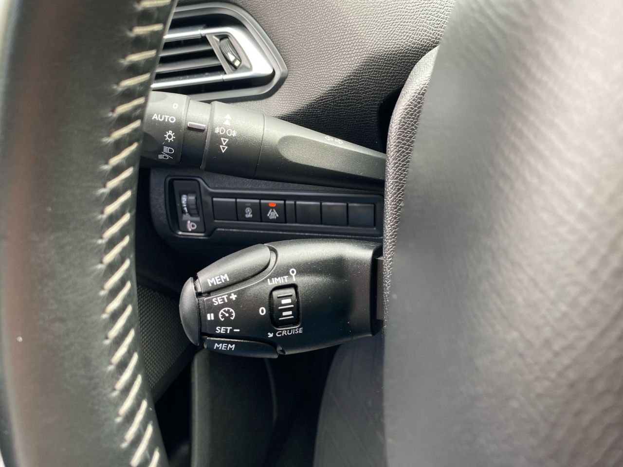 Peugeot 308 SW ALLURE PURE TECH 130 CV - Foto 2