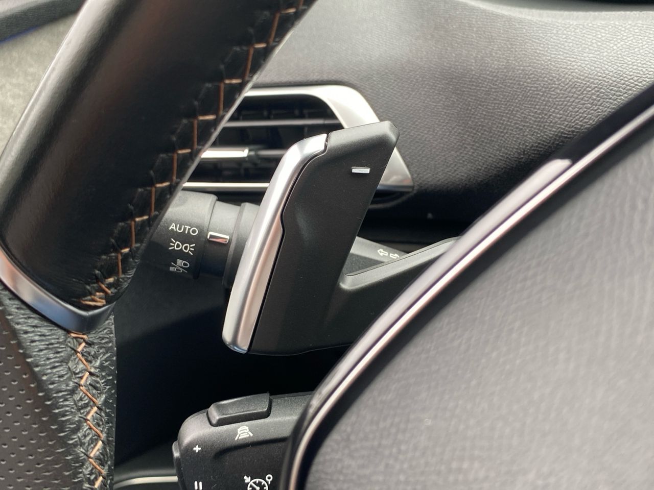 Peugeot 3008 Hybrid GT PACK HYBRID 300 e EAT8 - Foto 2