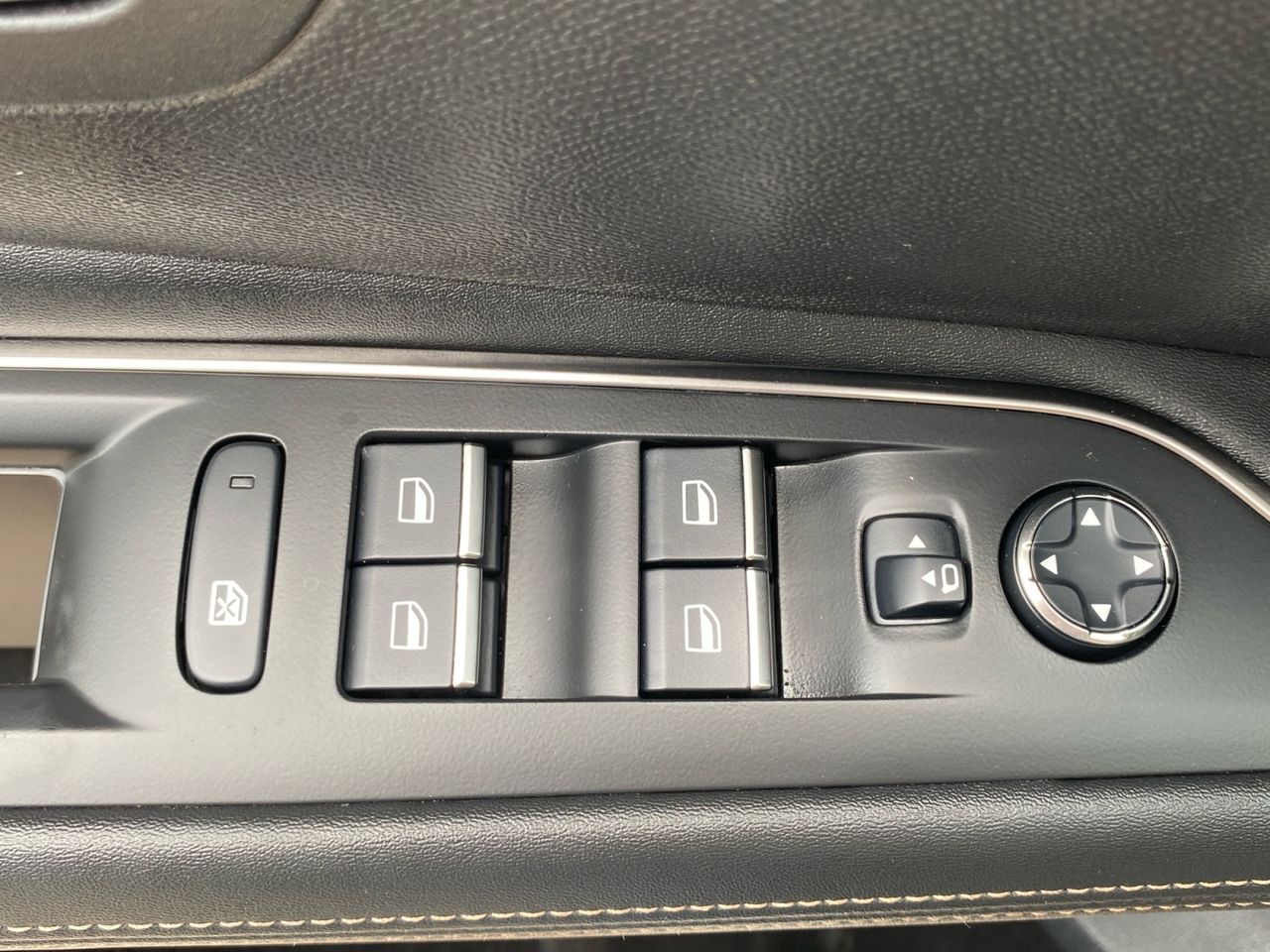 Peugeot 3008 Hybrid GT PACK HYBRID 300 e EAT8 - Foto 2