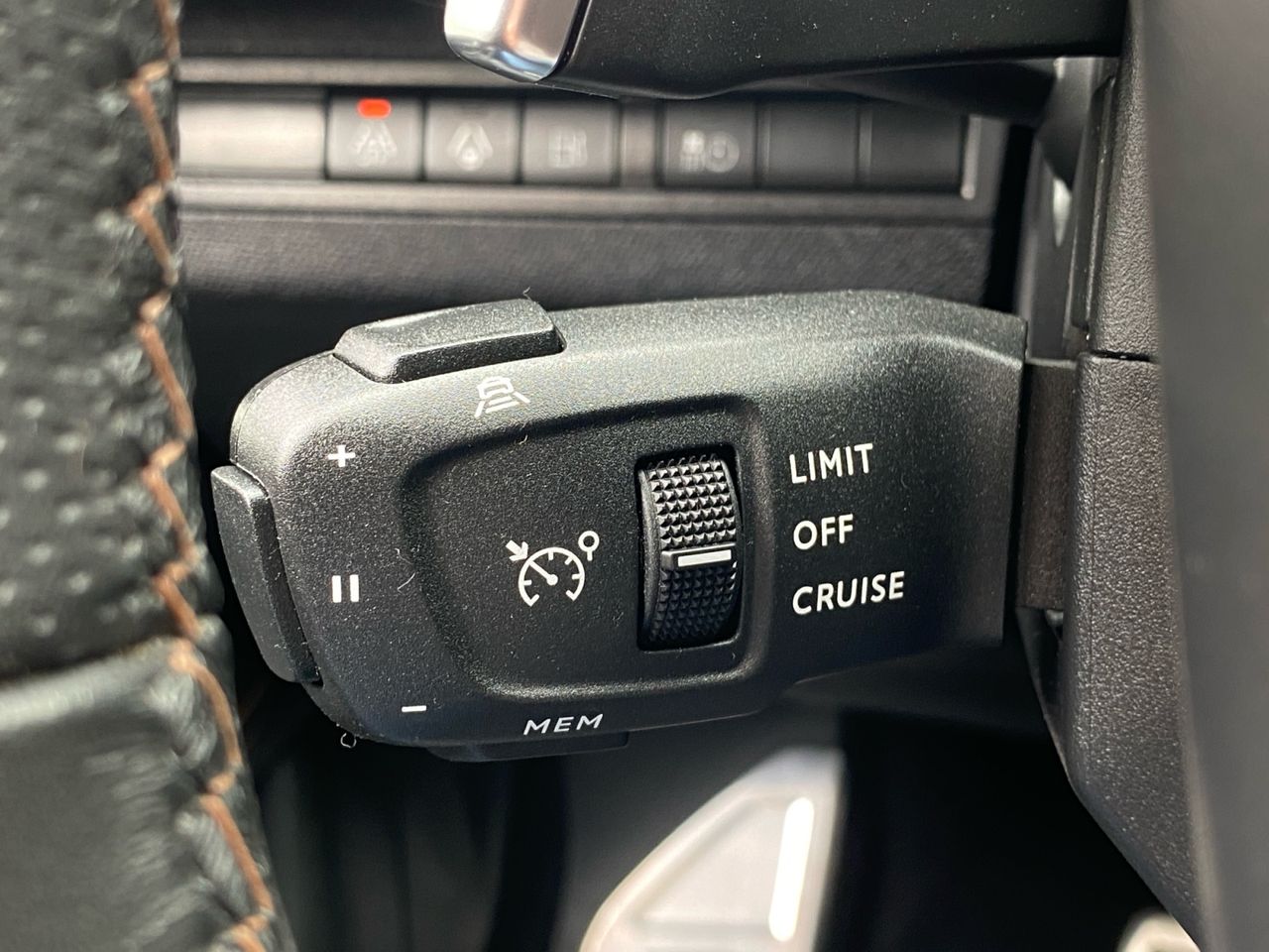 Peugeot 3008 Hybrid GT PACK HYBRID 300 e EAT8 - Foto 2