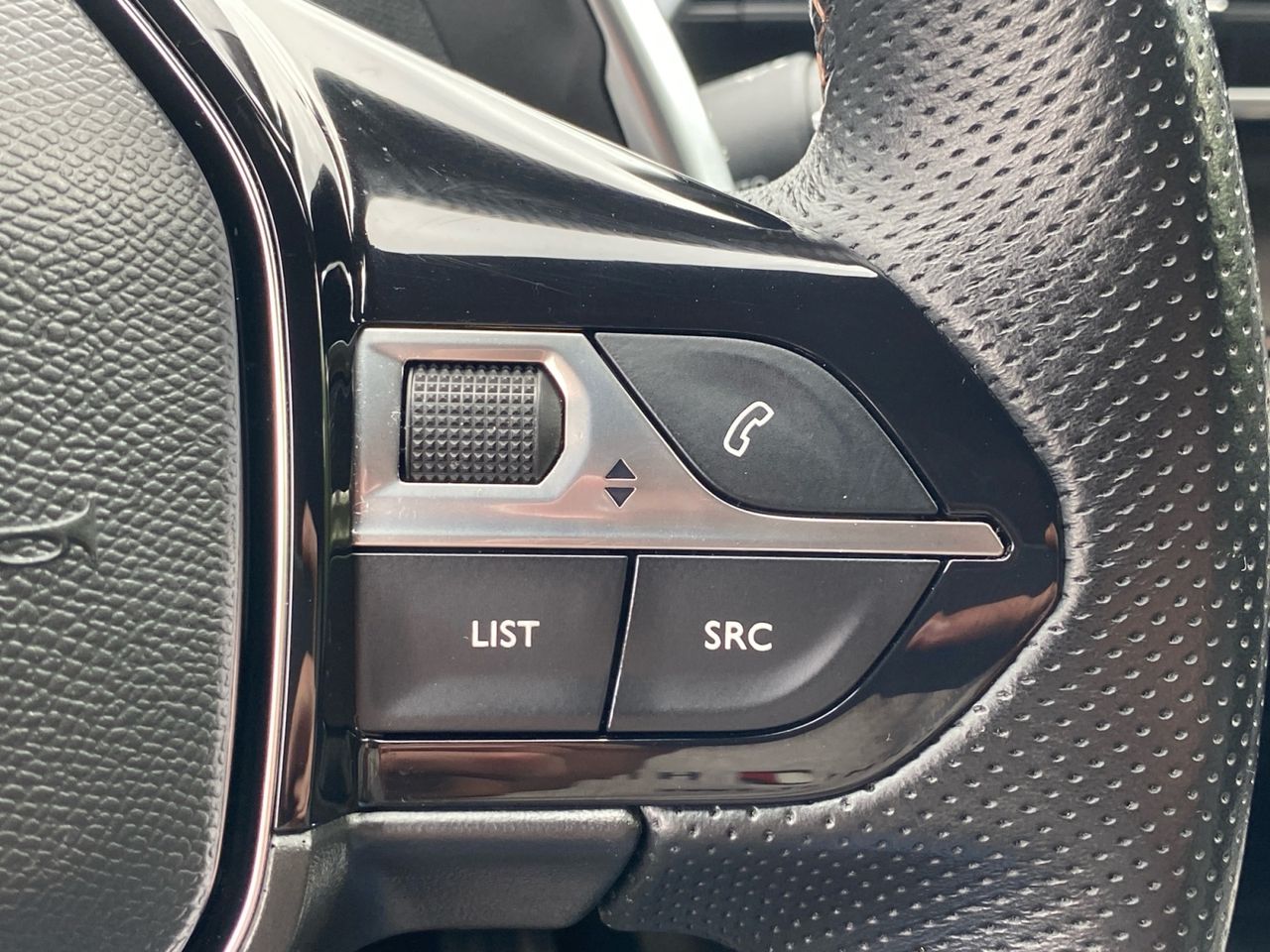 Peugeot 3008 Hybrid GT PACK HYBRID 300 e EAT8 - Foto 2