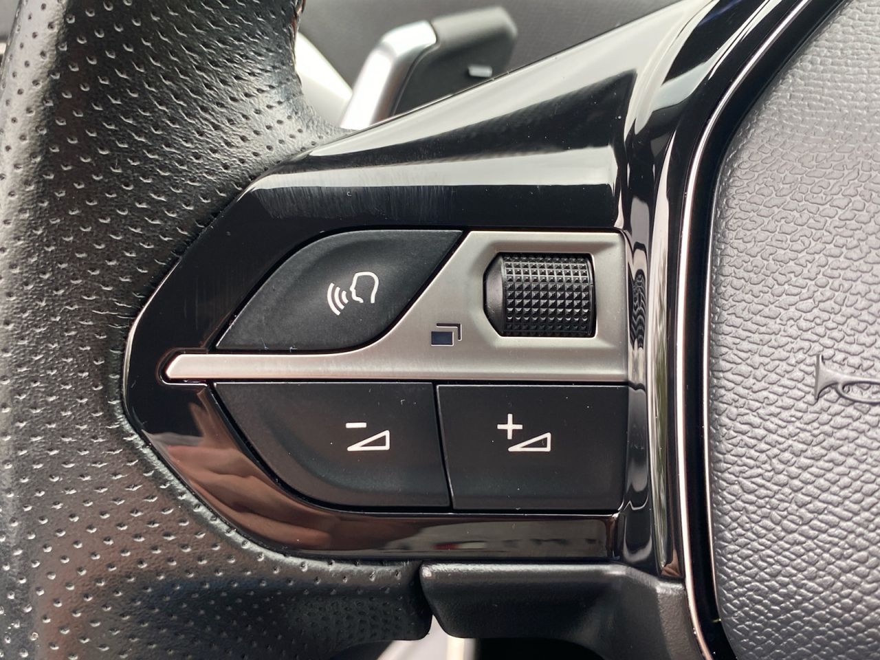 Peugeot 3008 Hybrid GT PACK HYBRID 300 e EAT8 - Foto 2