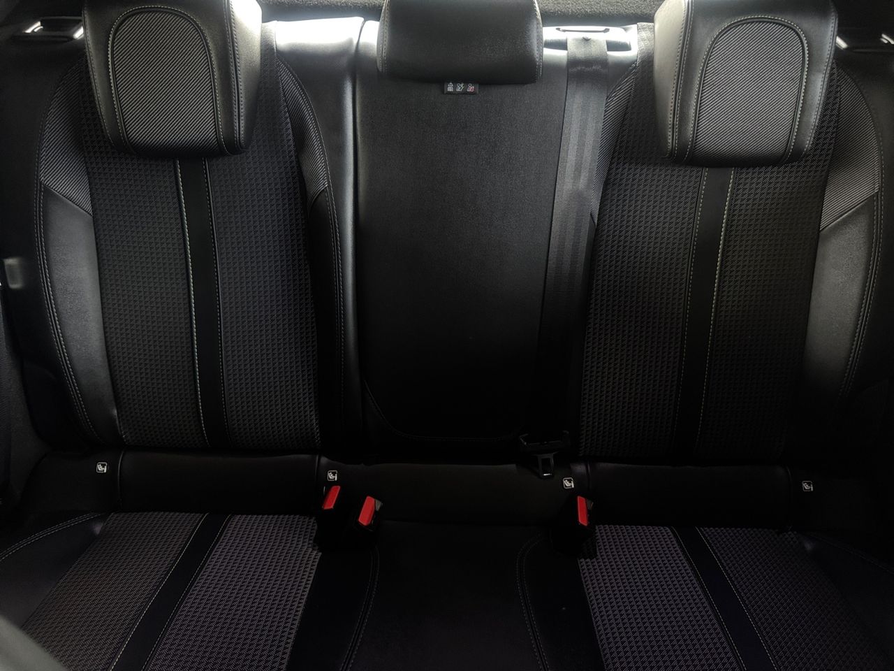 Peugeot 208 GT BLUE HDI 100 CV - Foto 2