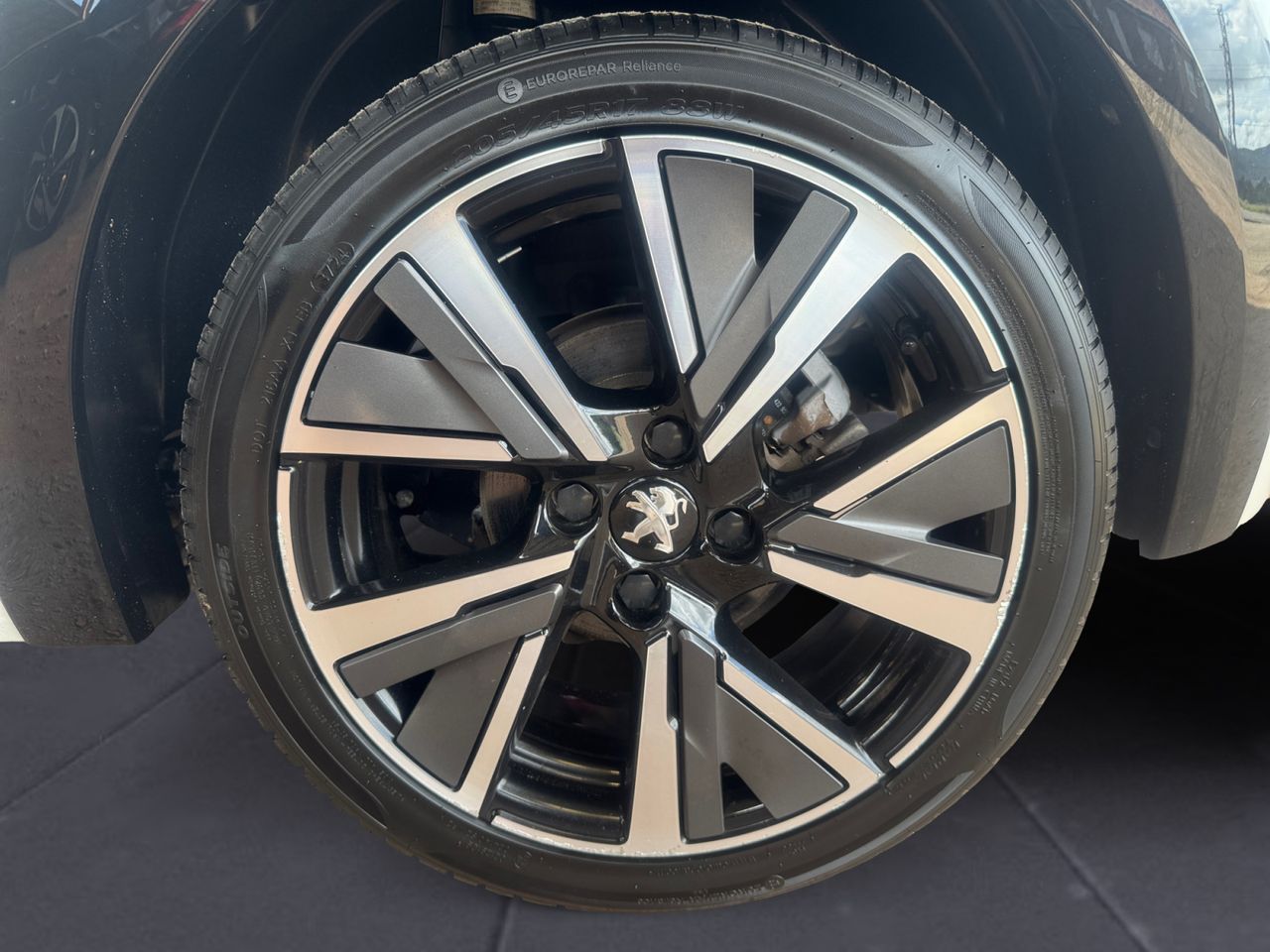 Peugeot 208 GT BLUE HDI 100 CV - Foto 2