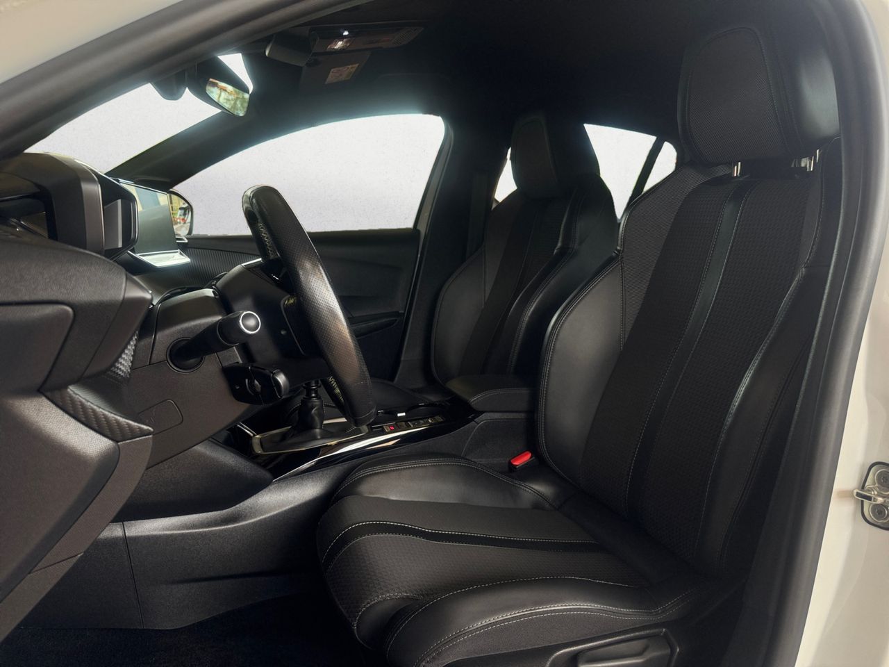 Peugeot 208 GT BLUE HDI 100 CV - Foto 2